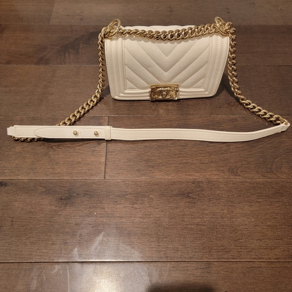 CHANEL SMALL BOY BAG (WHITE W/GOLD) - Picture 11 of 16